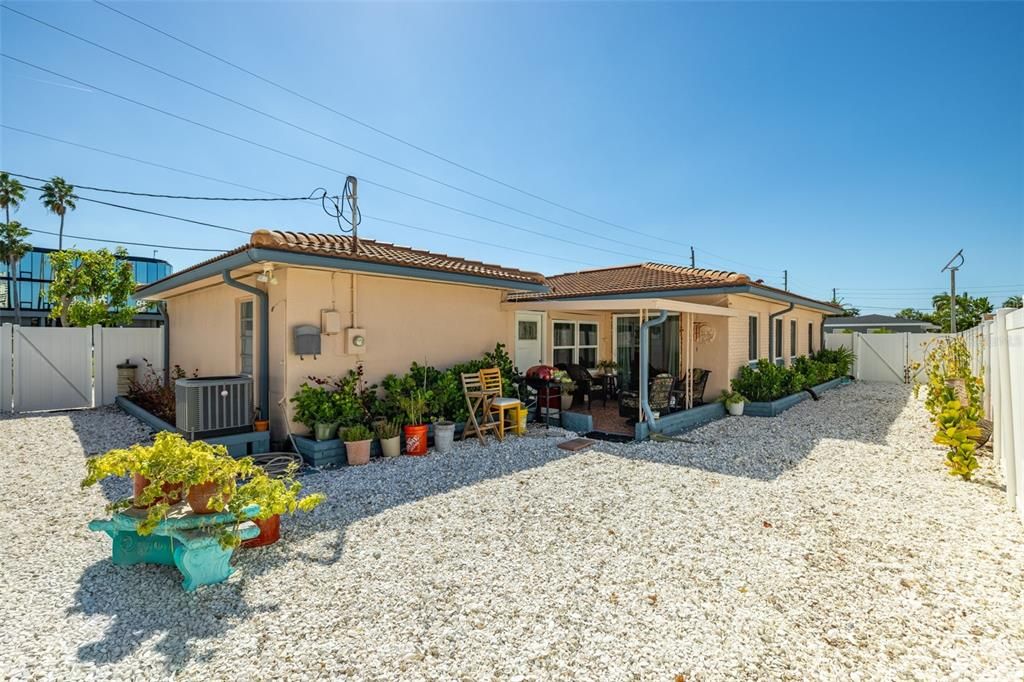 待售: $375,000 (2 贝兹, 2 浴室, 1408 平方英尺)