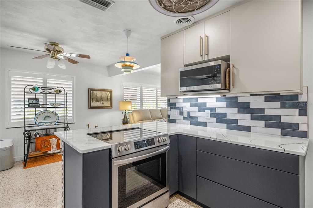 待售: $375,000 (2 贝兹, 2 浴室, 1408 平方英尺)