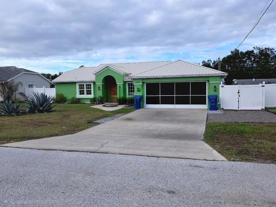 For Sale: $355,000 (3 beds, 2 baths, 1658 Square Feet)