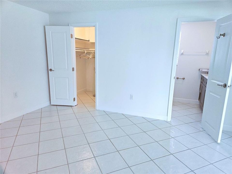 For Sale: $395,000 (2 beds, 2 baths, 1357 Square Feet)