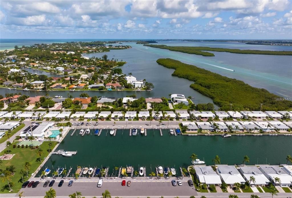 For Sale: $395,000 (2 beds, 2 baths, 1357 Square Feet)