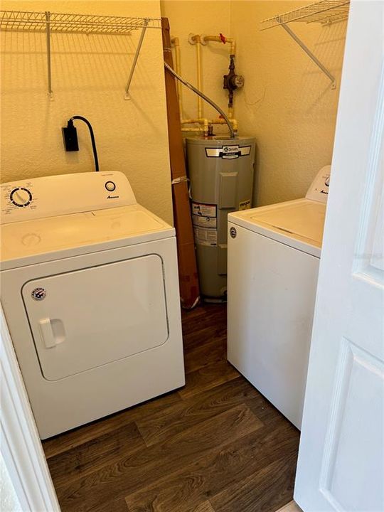 For Sale: $169,900 (1 beds, 1 baths, 707 Square Feet)