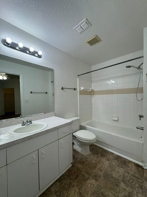 Active With Contract: $1,790 (3 beds, 2 baths, 1224 Square Feet)