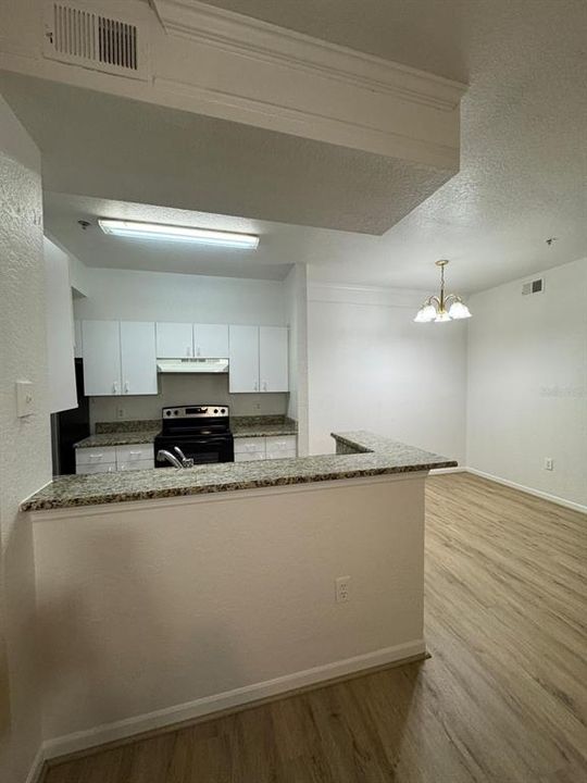 Active With Contract: $1,790 (3 beds, 2 baths, 1224 Square Feet)