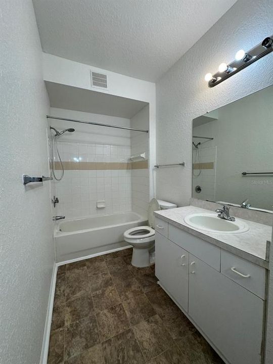 Active With Contract: $1,790 (3 beds, 2 baths, 1224 Square Feet)