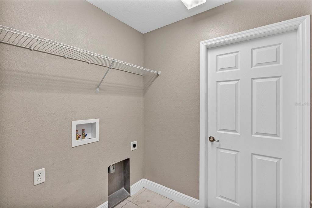 For Sale: $257,400 (4 beds, 2 baths, 1473 Square Feet)