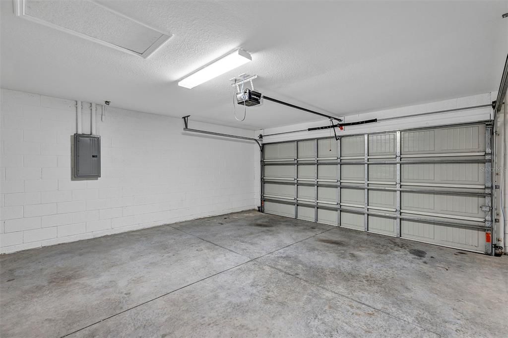 For Sale: $257,400 (4 beds, 2 baths, 1473 Square Feet)