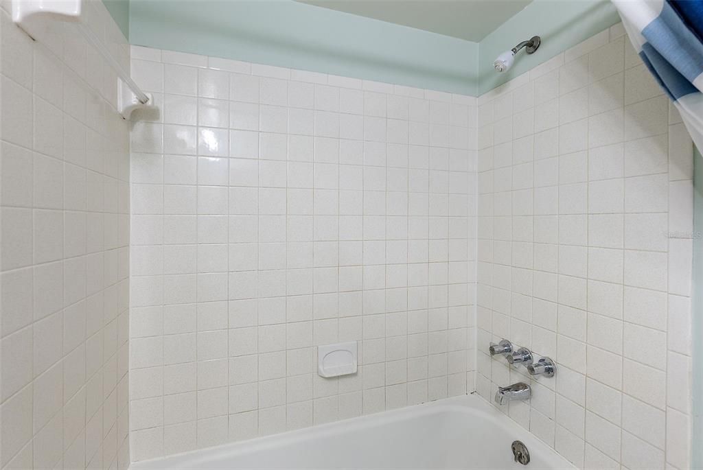 For Sale: $259,900 (1 beds, 1 baths, 580 Square Feet)