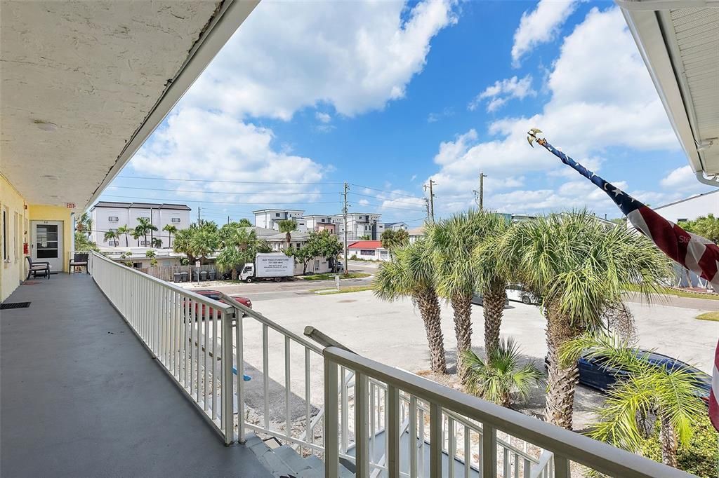 For Sale: $259,900 (1 beds, 1 baths, 580 Square Feet)