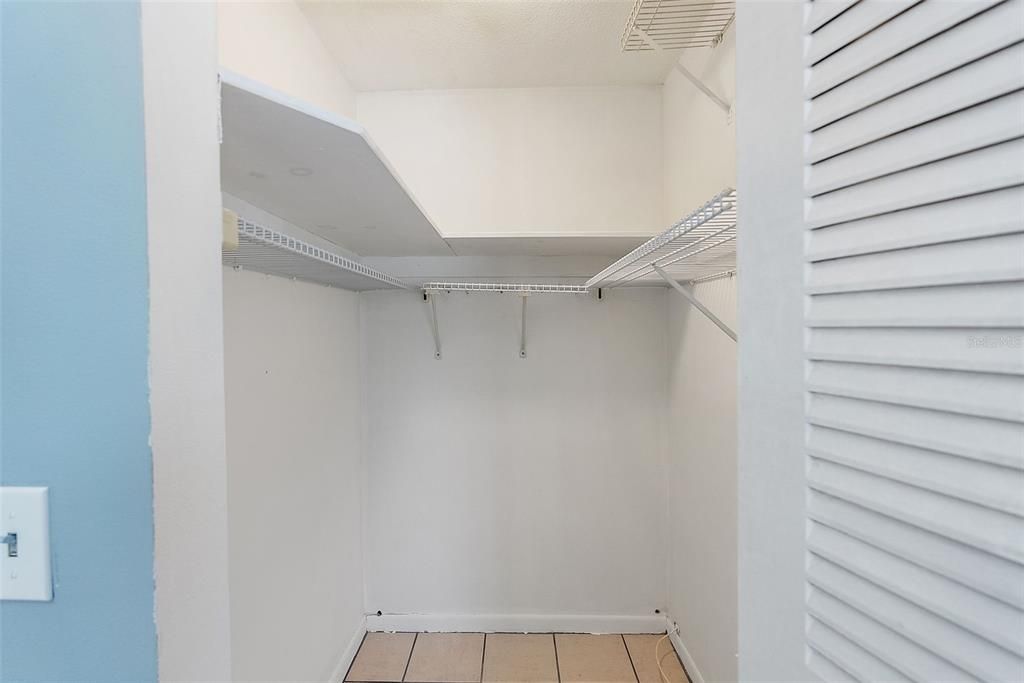 For Sale: $259,900 (1 beds, 1 baths, 580 Square Feet)