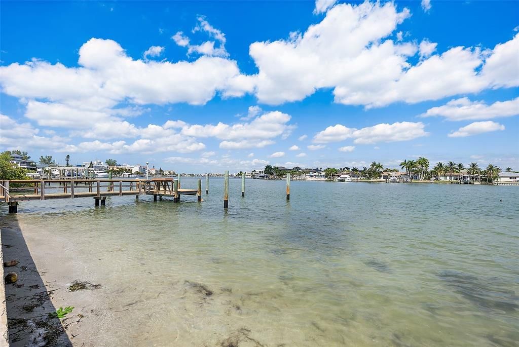 For Sale: $259,900 (1 beds, 1 baths, 580 Square Feet)