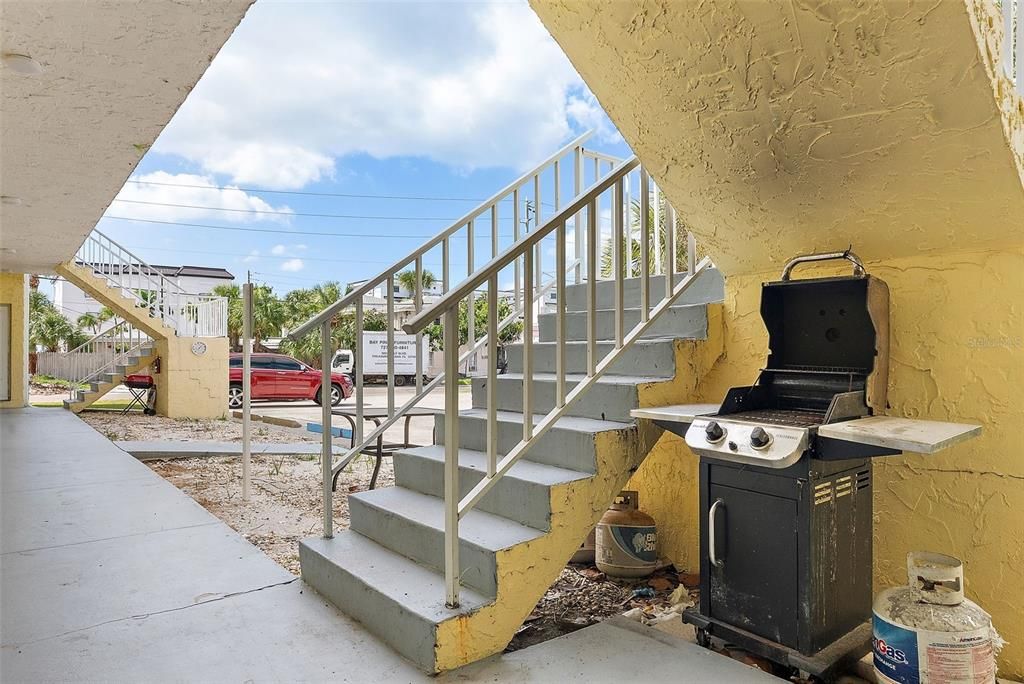 For Sale: $259,900 (1 beds, 1 baths, 580 Square Feet)