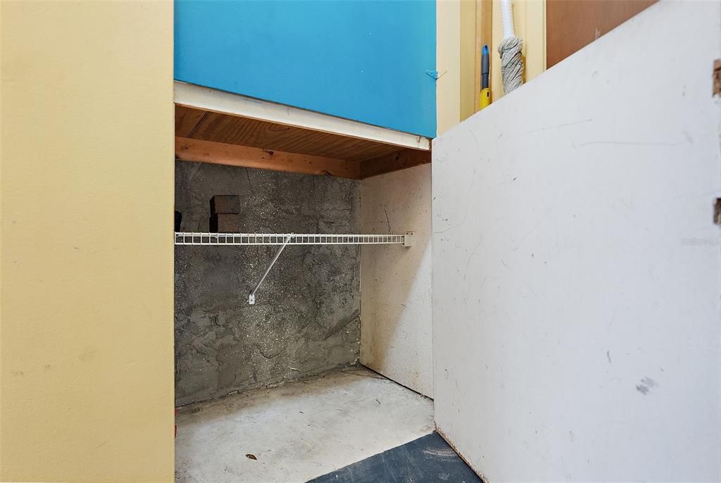 For Sale: $259,900 (1 beds, 1 baths, 580 Square Feet)