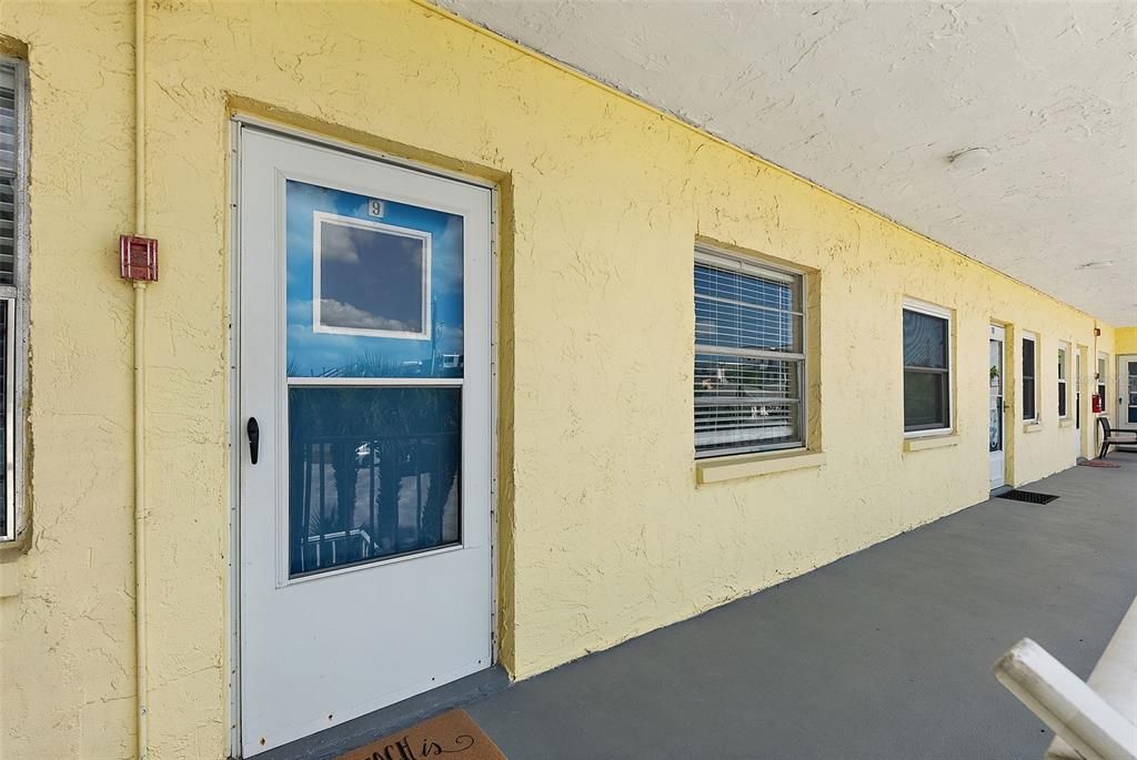 For Sale: $259,900 (1 beds, 1 baths, 580 Square Feet)