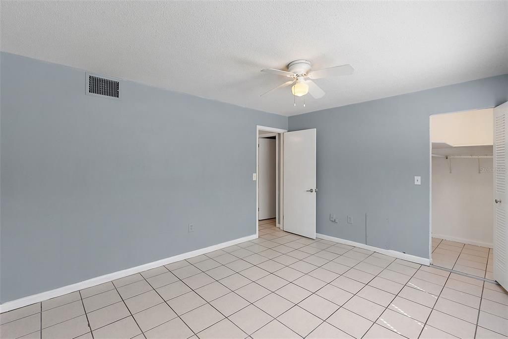 For Sale: $259,900 (1 beds, 1 baths, 580 Square Feet)