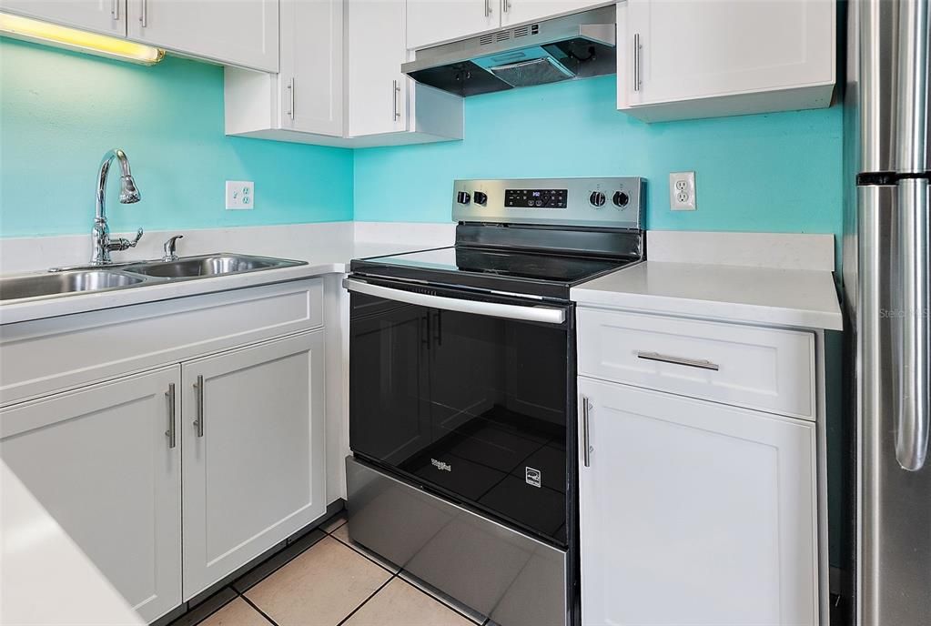 For Sale: $259,900 (1 beds, 1 baths, 580 Square Feet)