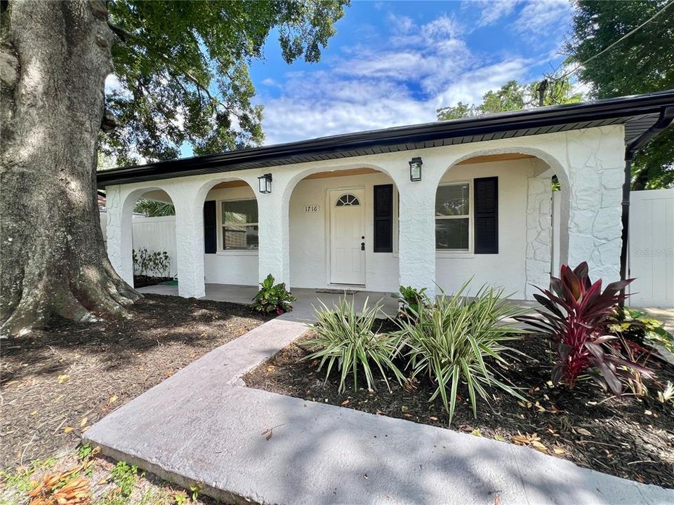 В аренду: $2,575 (3 спален, 2 ванн, 1170 Квадратных фут)