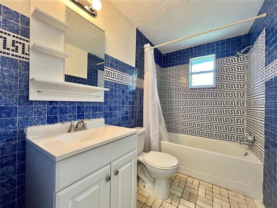 В аренду: $2,575 (3 спален, 2 ванн, 1170 Квадратных фут)