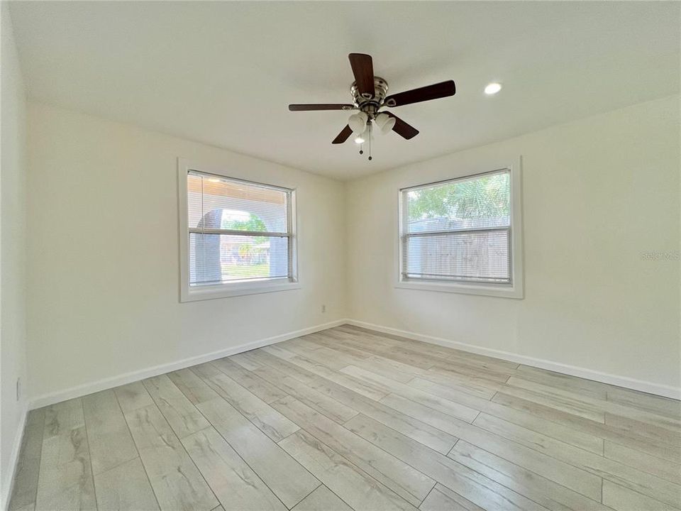 В аренду: $2,575 (3 спален, 2 ванн, 1170 Квадратных фут)