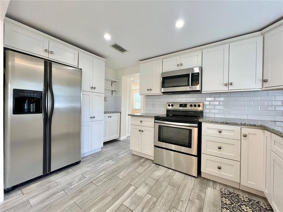 В аренду: $2,575 (3 спален, 2 ванн, 1170 Квадратных фут)