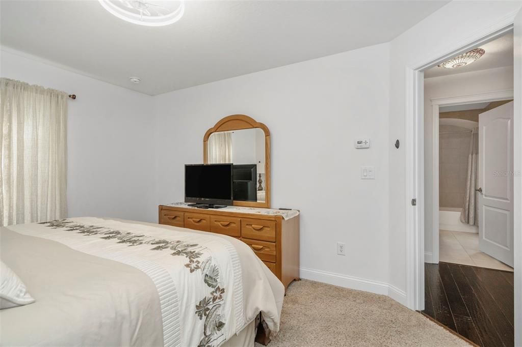 En Venta: $675,000 (4 camas, 2 baños, 3287 Pies cuadrados)