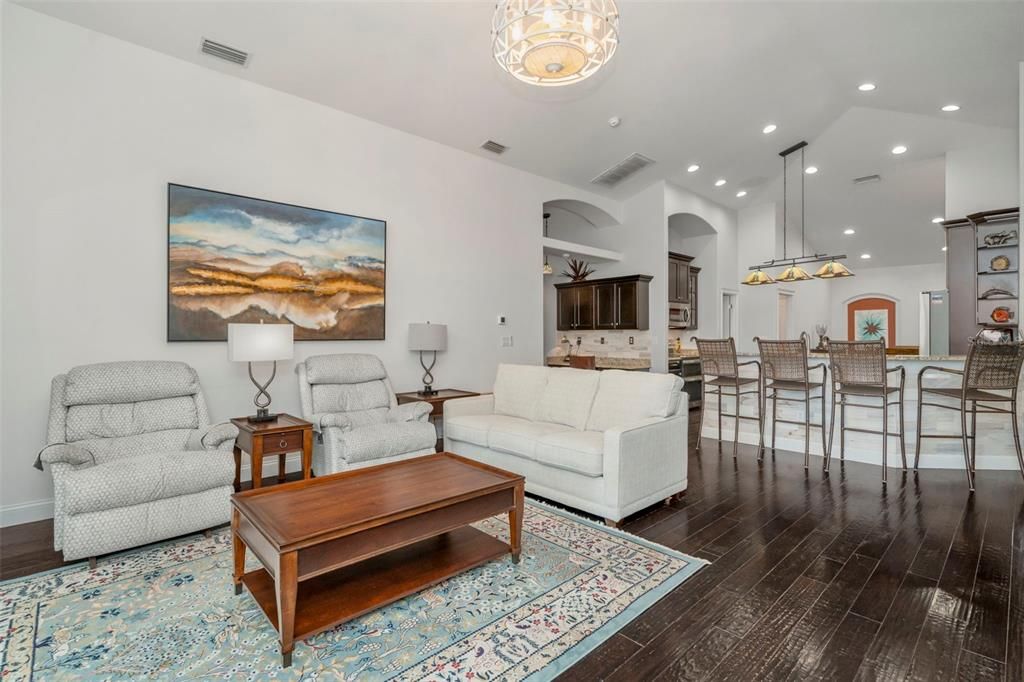 En Venta: $675,000 (4 camas, 2 baños, 3287 Pies cuadrados)