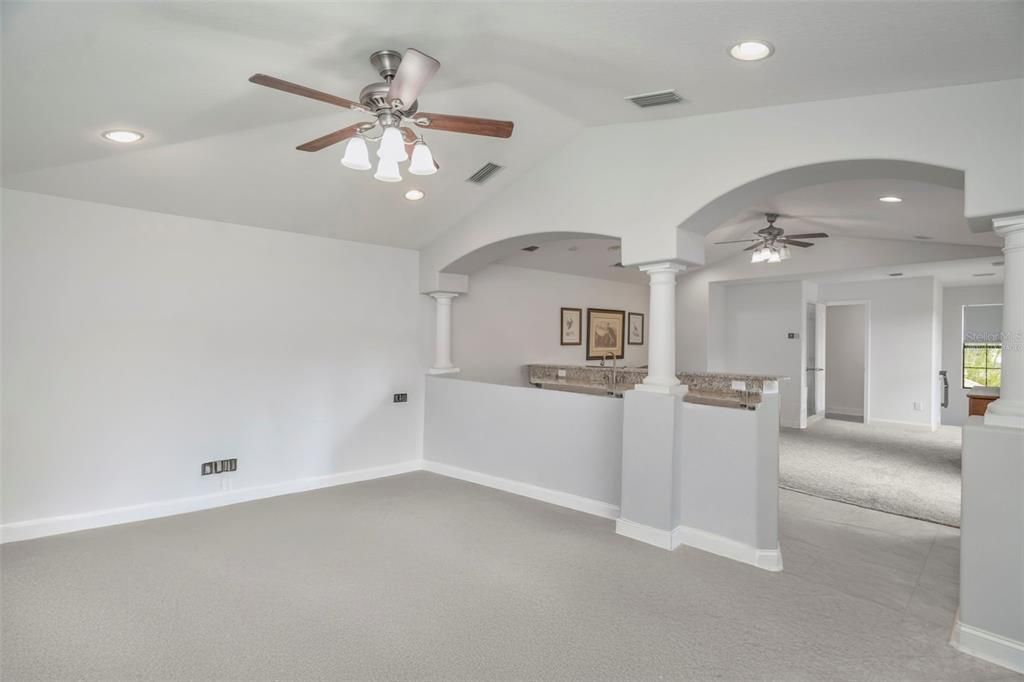 En Venta: $675,000 (4 camas, 2 baños, 3287 Pies cuadrados)