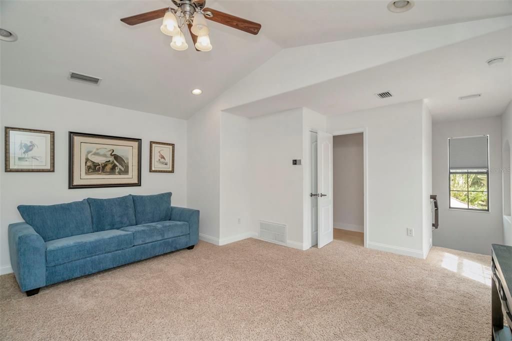 En Venta: $675,000 (4 camas, 2 baños, 3287 Pies cuadrados)