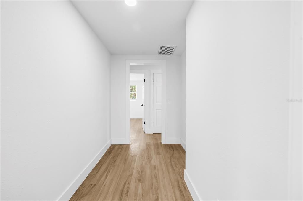 Activo con contrato: $599,900 (4 camas, 2 baños, 1870 Pies cuadrados)