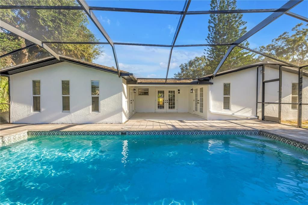 Activo con contrato: $599,900 (4 camas, 2 baños, 1870 Pies cuadrados)