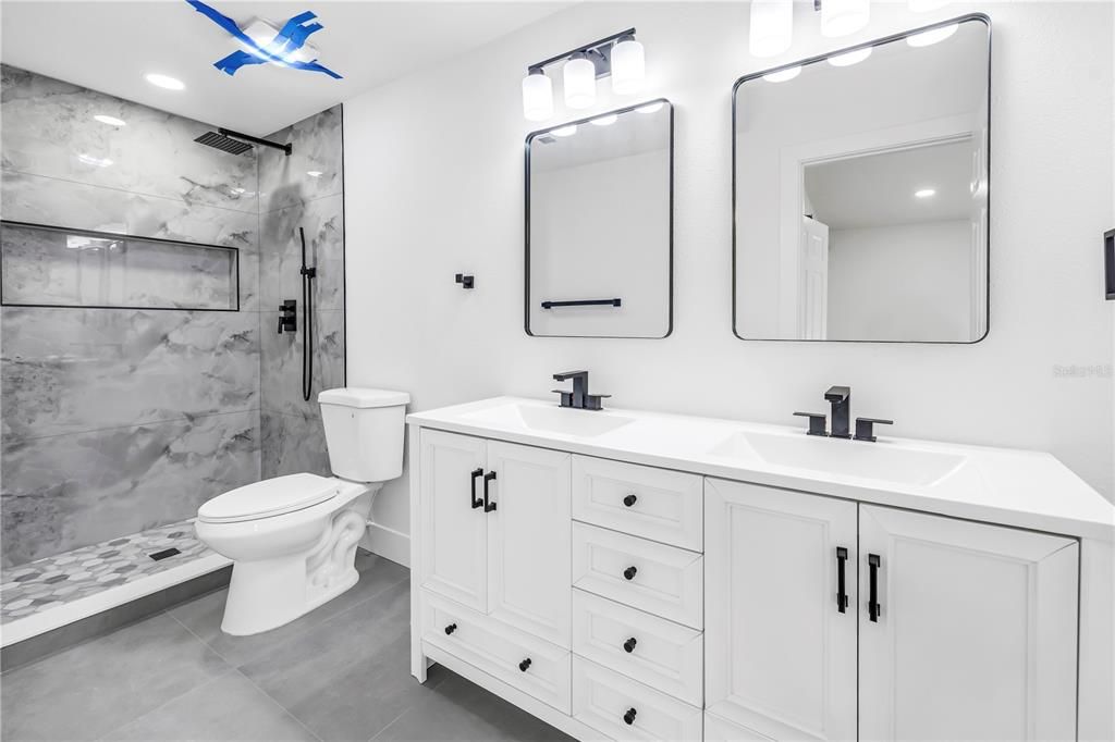 Activo con contrato: $599,900 (4 camas, 2 baños, 1870 Pies cuadrados)