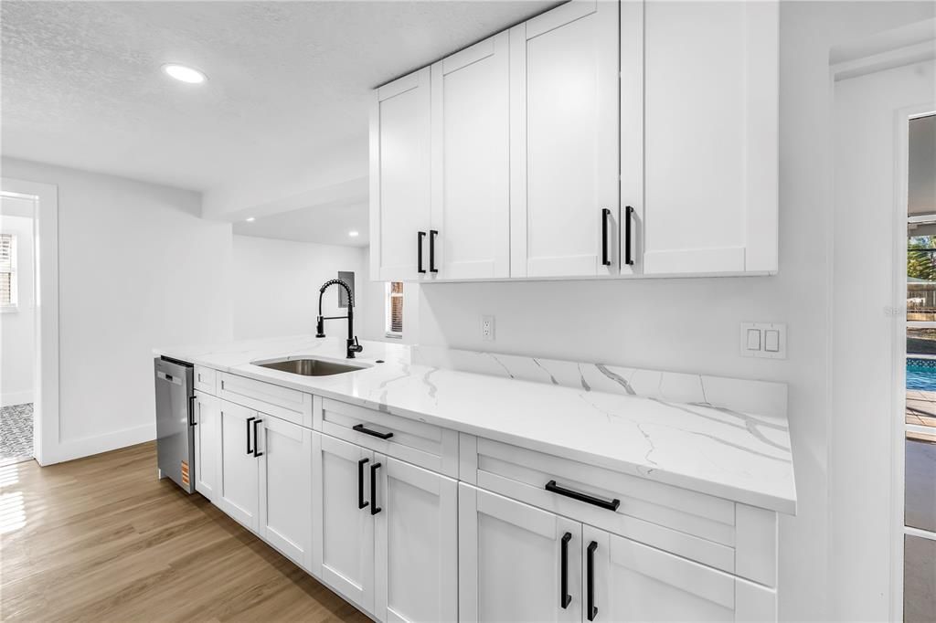 Activo con contrato: $599,900 (4 camas, 2 baños, 1870 Pies cuadrados)