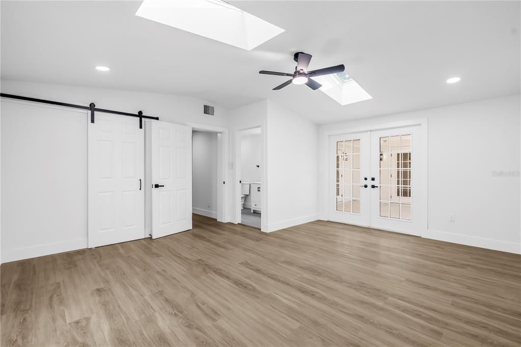 Activo con contrato: $599,900 (4 camas, 2 baños, 1870 Pies cuadrados)