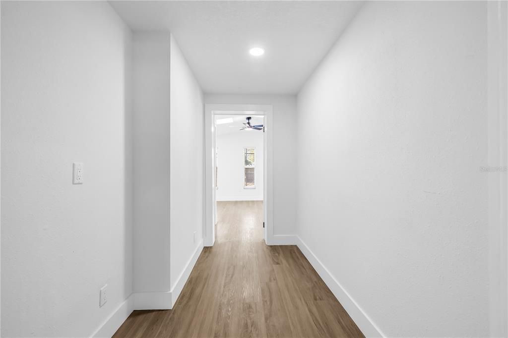 Activo con contrato: $599,900 (4 camas, 2 baños, 1870 Pies cuadrados)