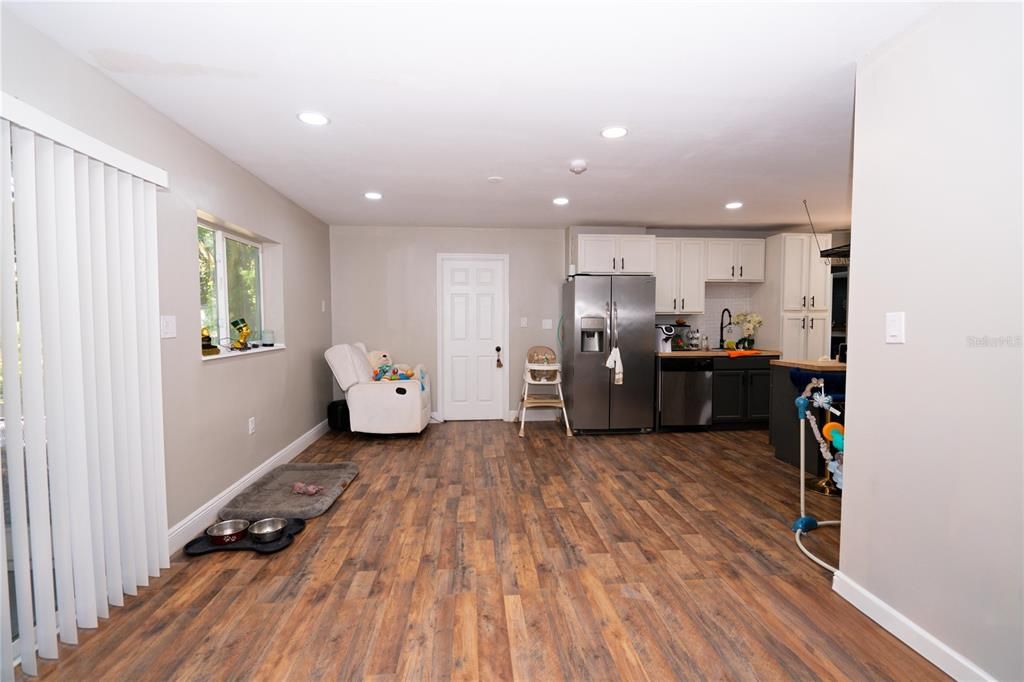 For Sale: $468,000 (3 beds, 2 baths, 2956 Square Feet)