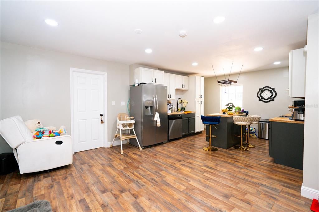 For Sale: $468,000 (3 beds, 2 baths, 2956 Square Feet)