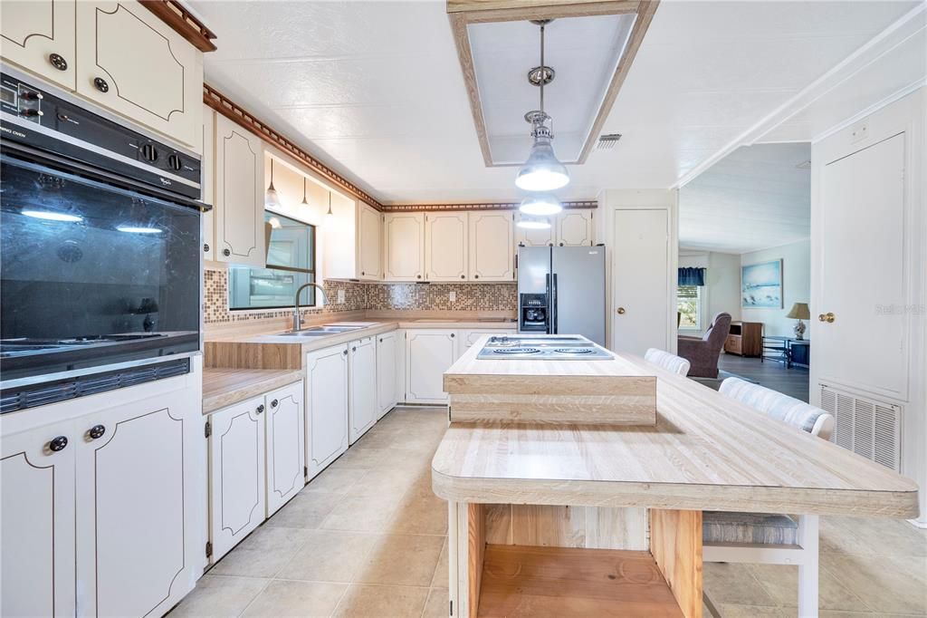 На продажу: $150,000 (2 спален, 2 ванн, 1344 Квадратных фут)