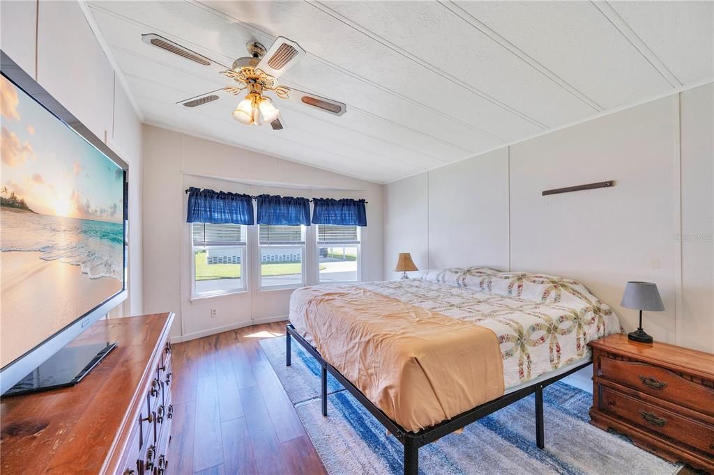 На продажу: $150,000 (2 спален, 2 ванн, 1344 Квадратных фут)