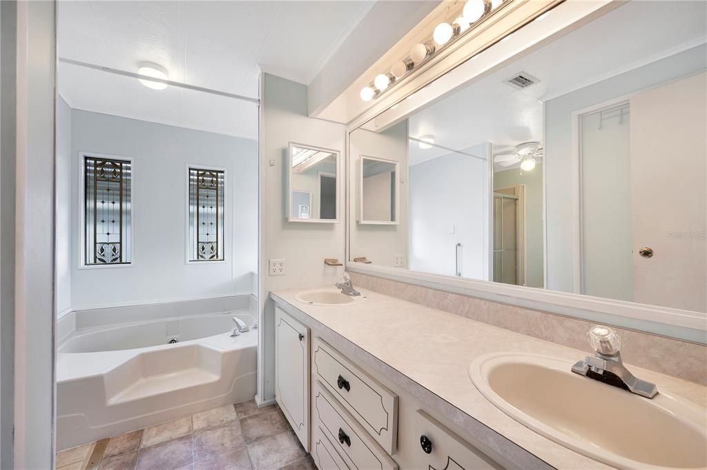 На продажу: $150,000 (2 спален, 2 ванн, 1344 Квадратных фут)