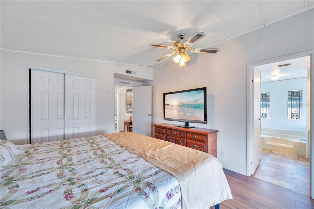 На продажу: $150,000 (2 спален, 2 ванн, 1344 Квадратных фут)