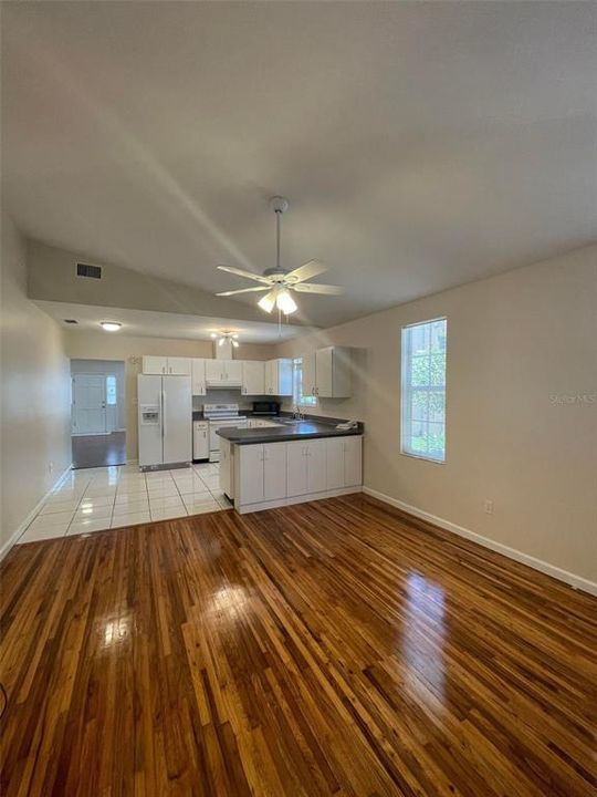 For Rent: $3,100 (3 beds, 2 baths, 1566 Square Feet)