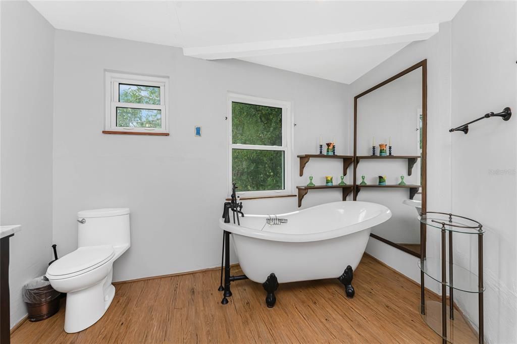 For Sale: $820,000 (3 beds, 2 baths, 2847 Square Feet)