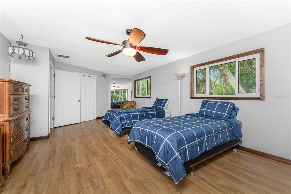 For Sale: $820,000 (3 beds, 2 baths, 2847 Square Feet)