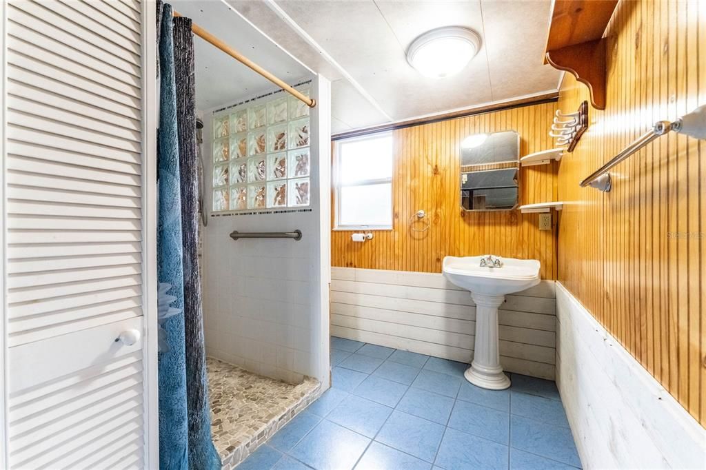 For Sale: $820,000 (3 beds, 2 baths, 2847 Square Feet)