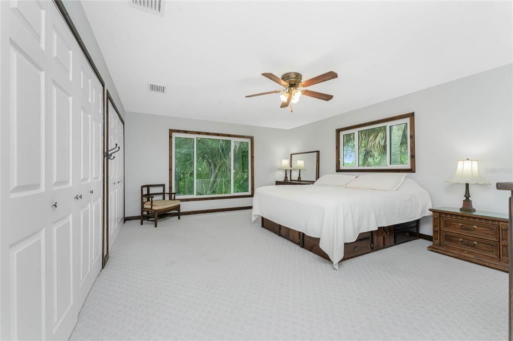 For Sale: $820,000 (3 beds, 2 baths, 2847 Square Feet)