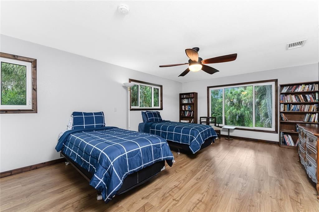 For Sale: $820,000 (3 beds, 2 baths, 2847 Square Feet)