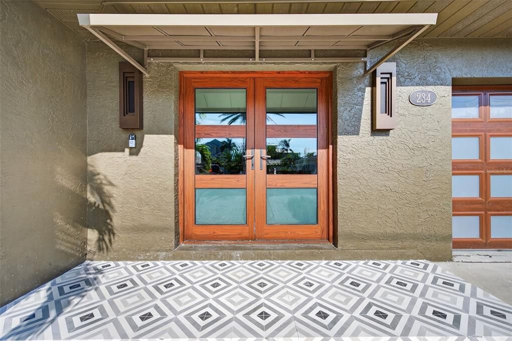 Active With Contract: $800,000 (2 beds, 2 baths, 1375 Square Feet)