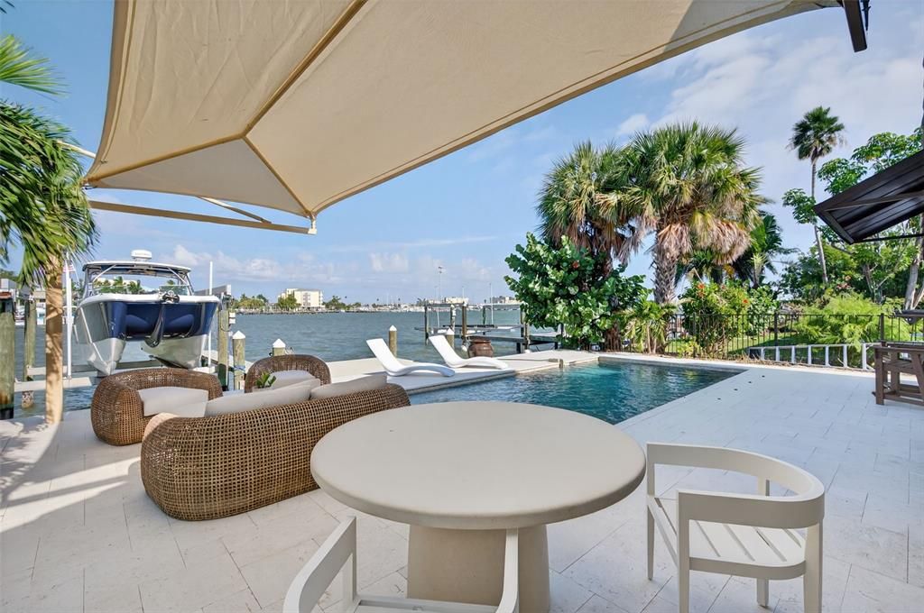 Active With Contract: $800,000 (2 beds, 2 baths, 1375 Square Feet)