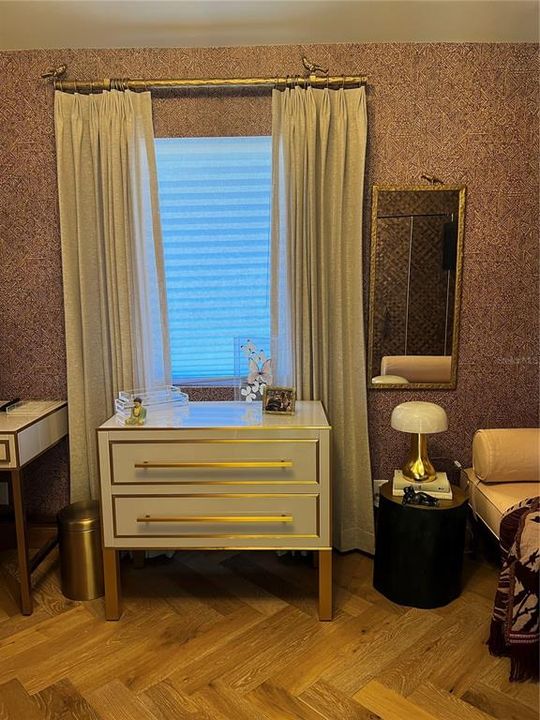 Active With Contract: $800,000 (2 beds, 2 baths, 1375 Square Feet)