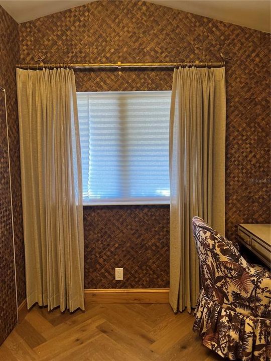 Active With Contract: $800,000 (2 beds, 2 baths, 1375 Square Feet)